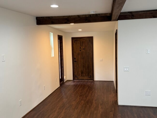 Building Photo - 2382 Marengo Ave