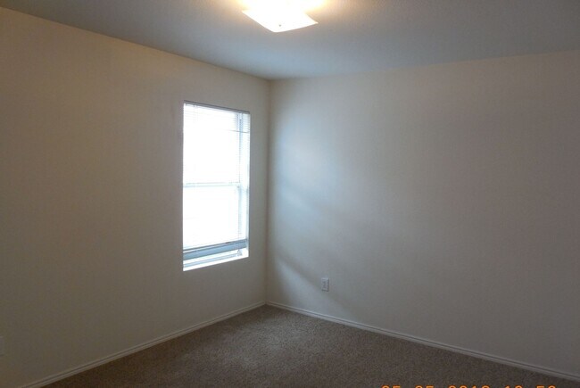 Building Photo - 3 bed, 2 bath home in Crowley