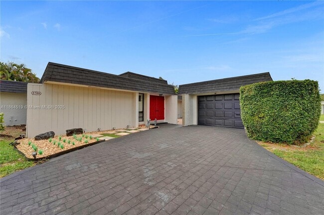Primary Photo - 5708 Mulberry Dr
