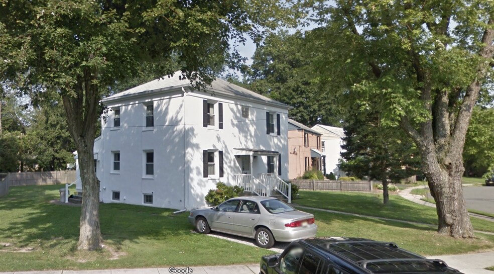 Building Photo - 526 Pingree Ave