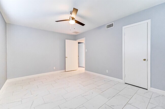 Building Photo - 10062 Haddington Dr
