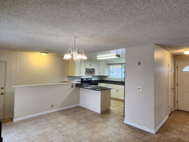Building Photo - Great 4 Bd 2 Ba Home in Taylorsville