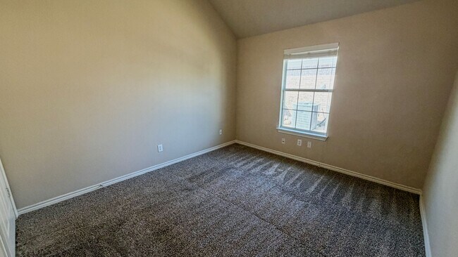 Building Photo - Move In ready 4 bedroom, 2 bath home in Fort Worth