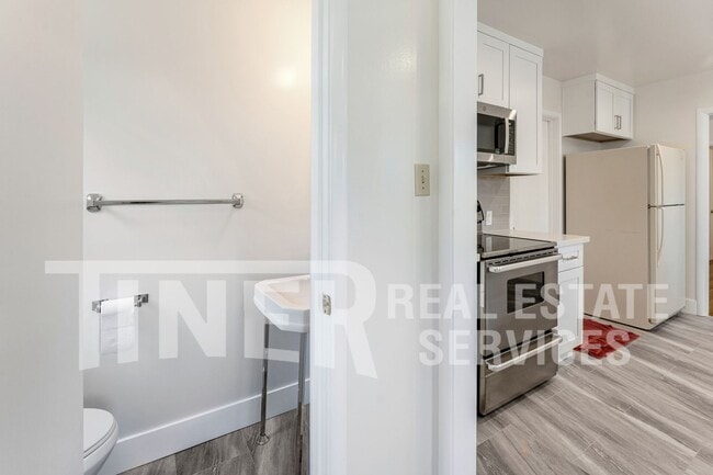 Building Photo - 541 Sandburg Dr