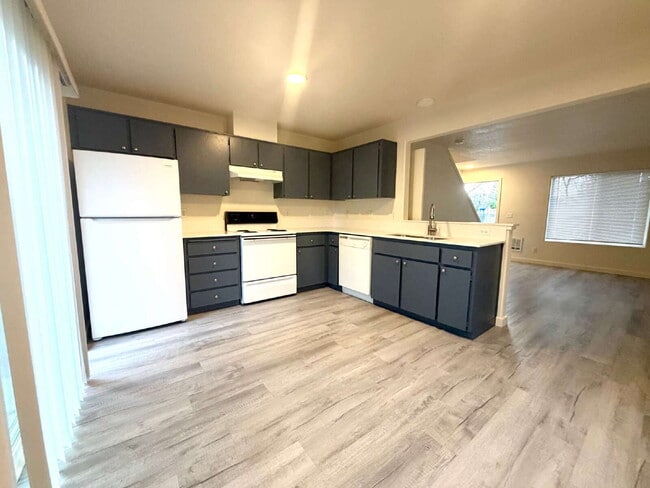 Building Photo - 6702 SE 80th Ave