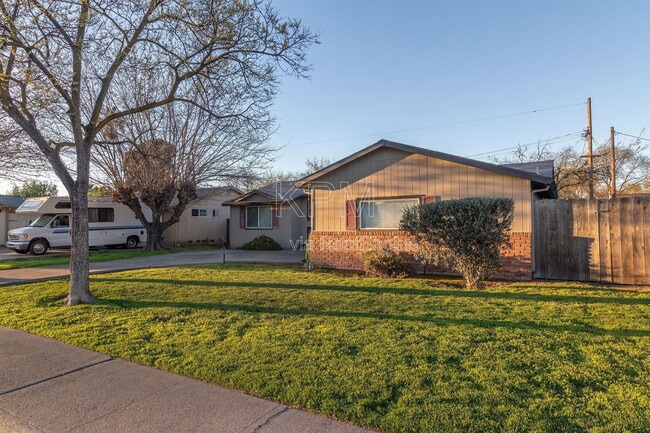 Building Photo - 713 San Francis Ave