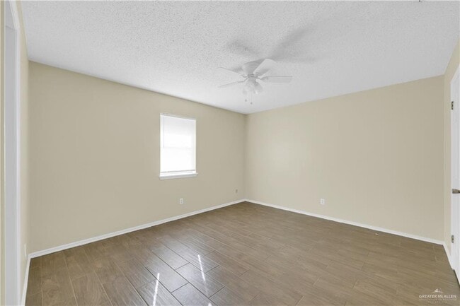 Building Photo - 19 Elisa Ln