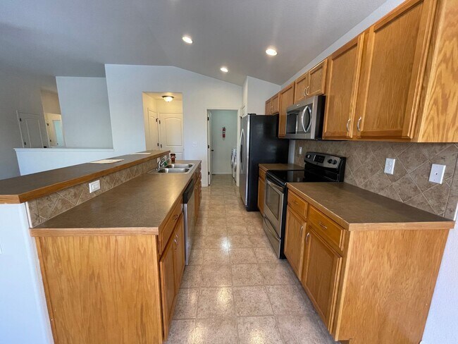 Building Photo - Low-Maintenance 3BR Ranch in Johnstown Far...