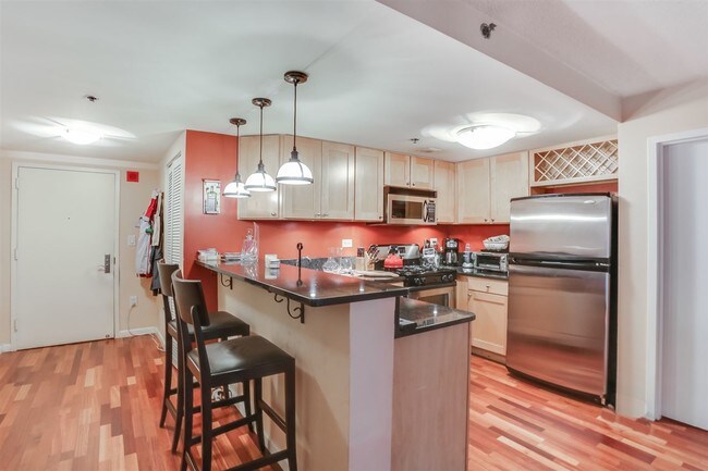 Building Photo - 759 2nd St