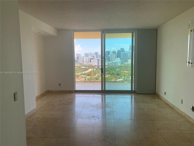 Building Photo - 2475 Brickell Ave