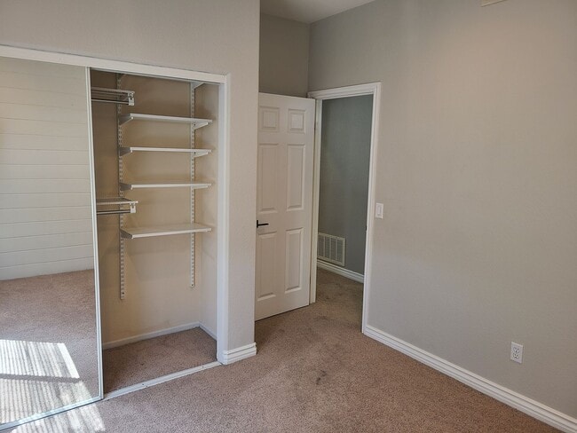 Building Photo - Great golf course views