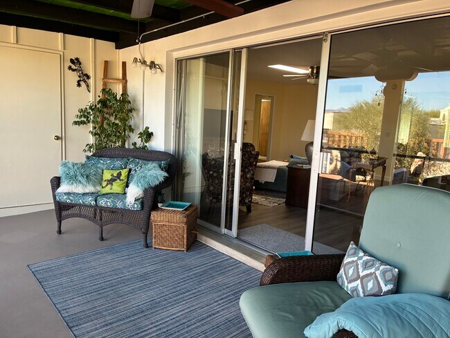 Building Photo - 80 N Los Olmos