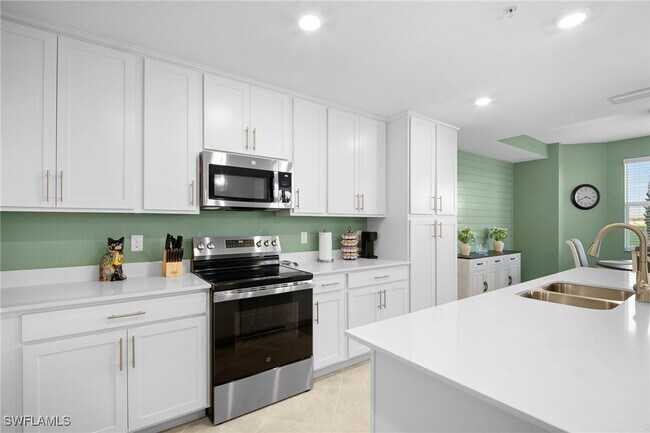 Building Photo - 15345 Grn Acrs Ave