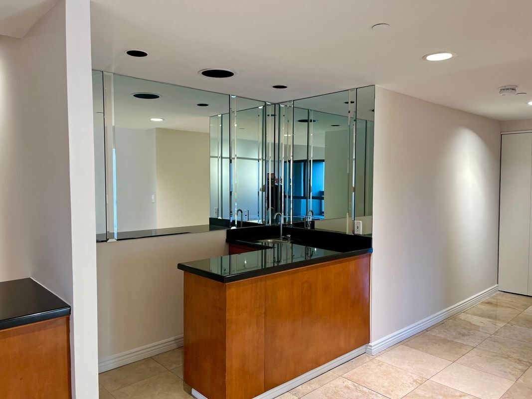 Building Photo - 10445 Wilshire Blvd