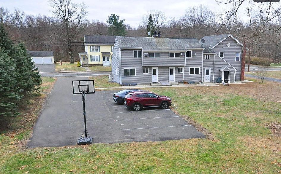 Building Photo - 1700 Farmington Ave