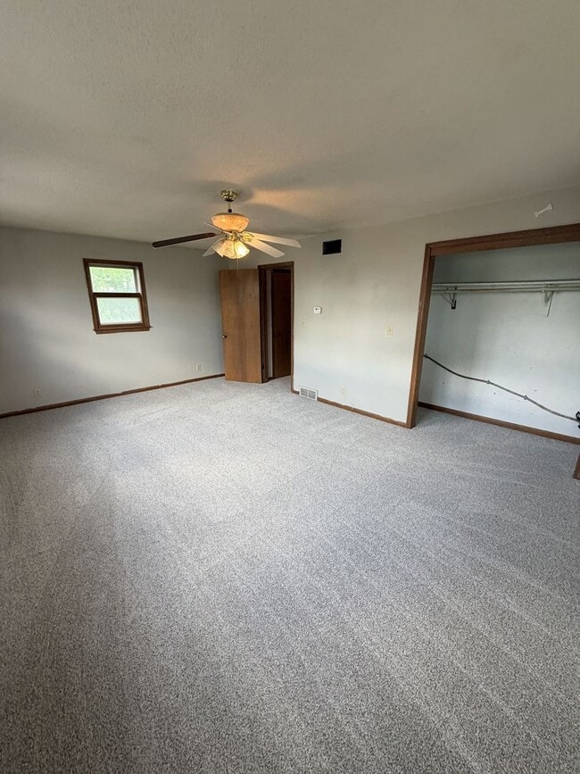 Building Photo - 1336 S 25th Ave