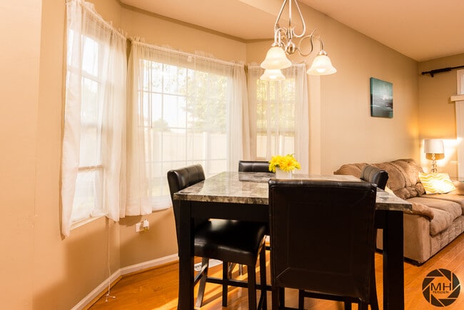 Building Photo - 577 Pinebrook Dr