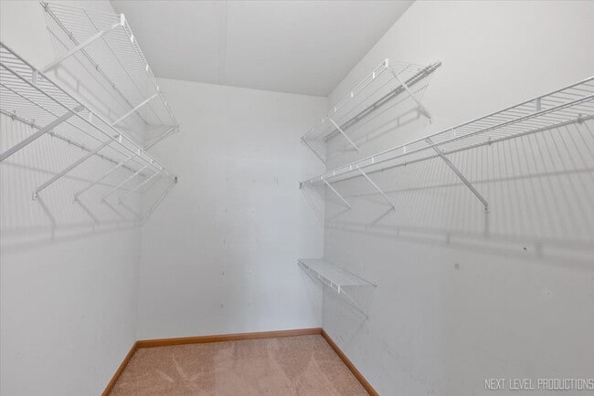 Building Photo - 611 Waterview Ct