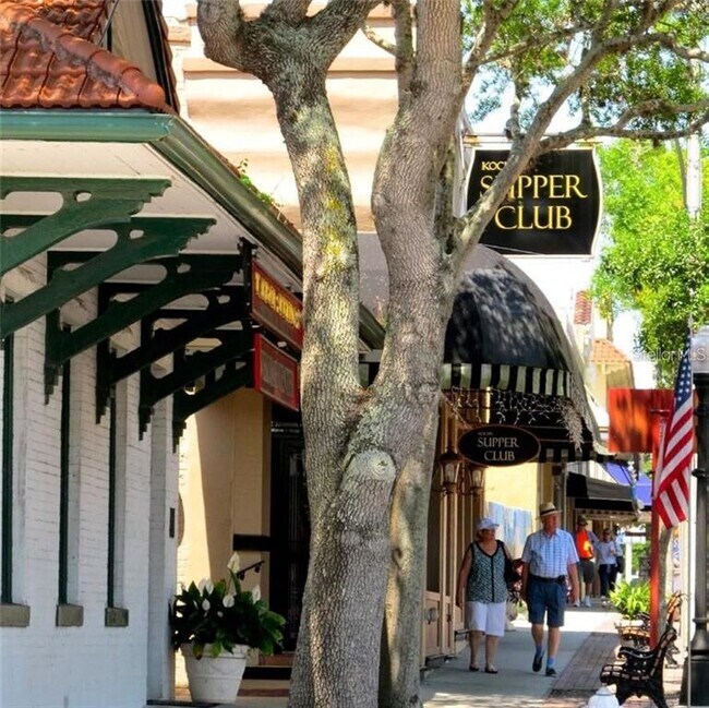 Building Photo - 2587 Cyprus Dr