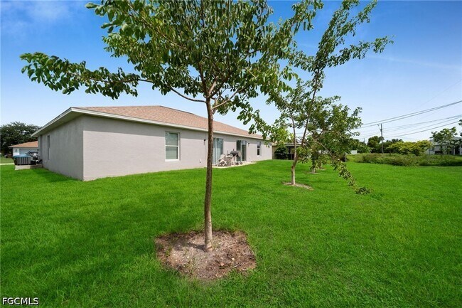 Building Photo - 4106 SW 7th Pl