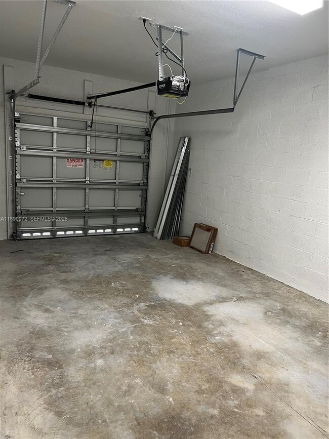 Building Photo - 652 NW 6th St