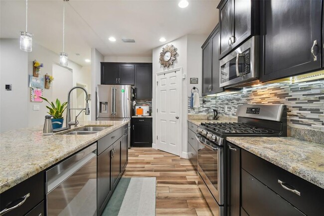 Building Photo - 2445 Whittler Br