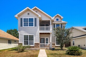Building Photo - 5635 Midcrown Dr