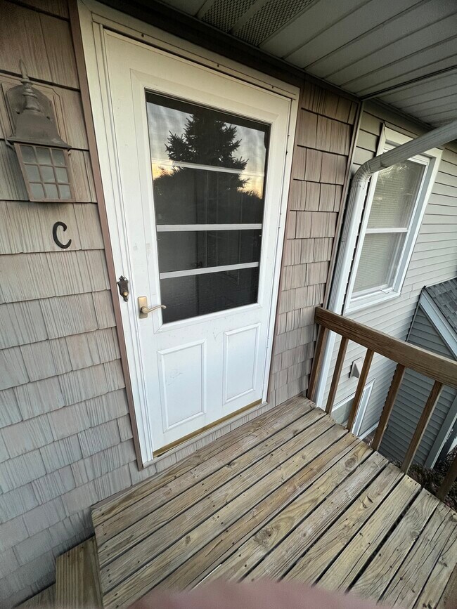 Primary Photo - 2418 E 51st St