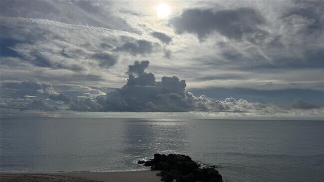 Building Photo - 770 SE 2nd Ave