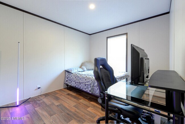 Building Photo - 9139 Gum Log Rd