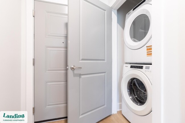 Building Photo - 435 Encore Way