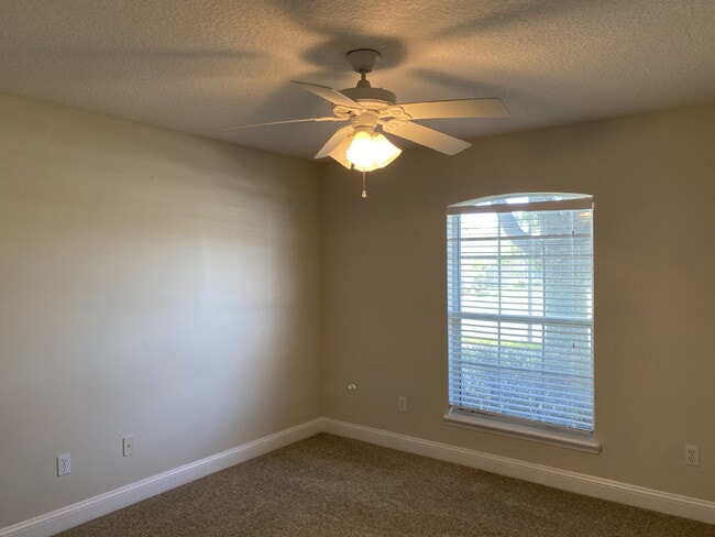 Building Photo - 9533 Maidstone Mill Dr W