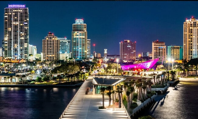 Building Photo - 509 S Willow Ave