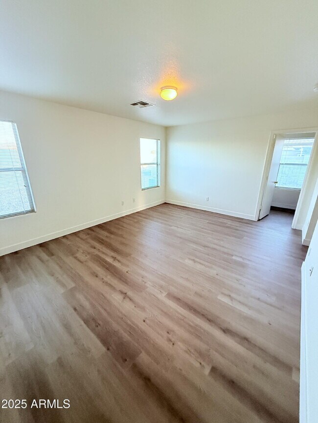 Building Photo - 26807 N 31st Dr