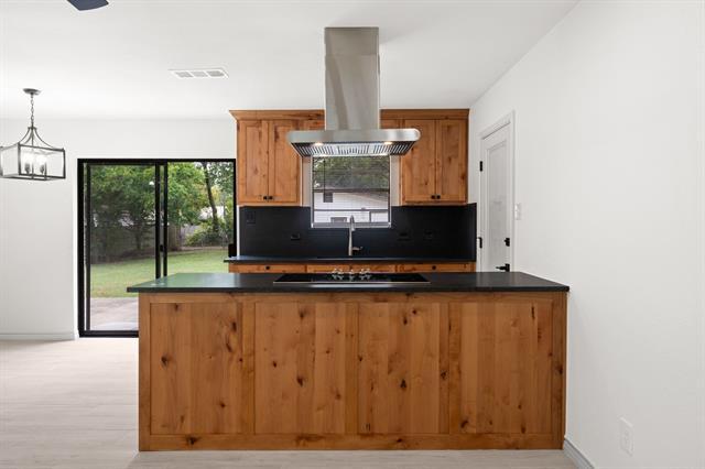 Building Photo - 103 N Summit St