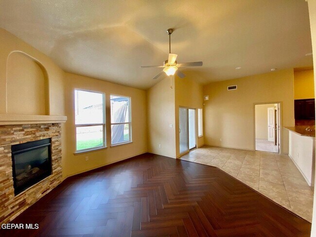 Building Photo - 14277 Desert Sky Dr