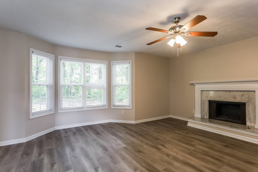 Building Photo - 2601 Branson Pl SW