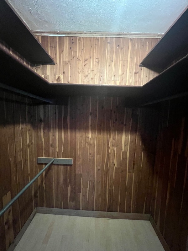 Building Photo - 422 Laurel Ave