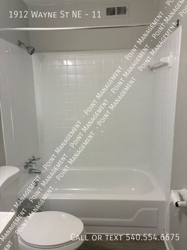 Building Photo - 1912 Wayne St NE