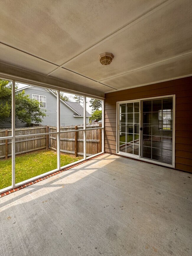 Building Photo - Lovely 3 Bed 2 Bath Plus Bonus Room Home in Raeford