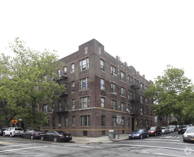 Primary Photo - 974 46th St