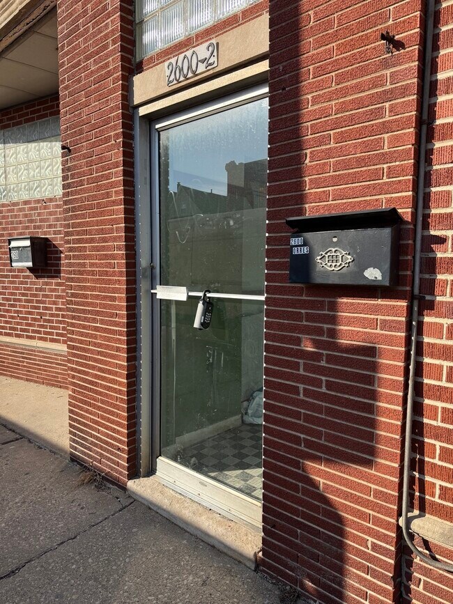 Building Photo - 2602 W 47th St