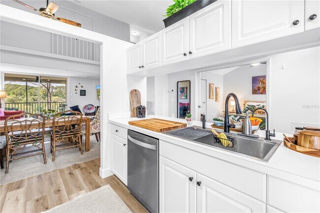 Building Photo - 8350 Wingate Dr