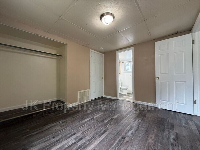 Building Photo - 517 13th St S
