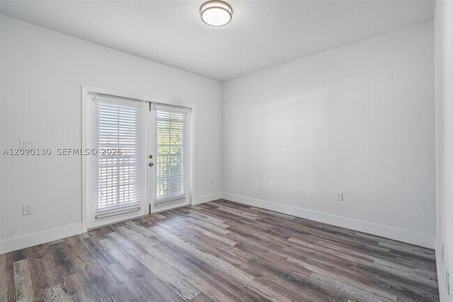 Building Photo - 16350 SW 50th Terrace
