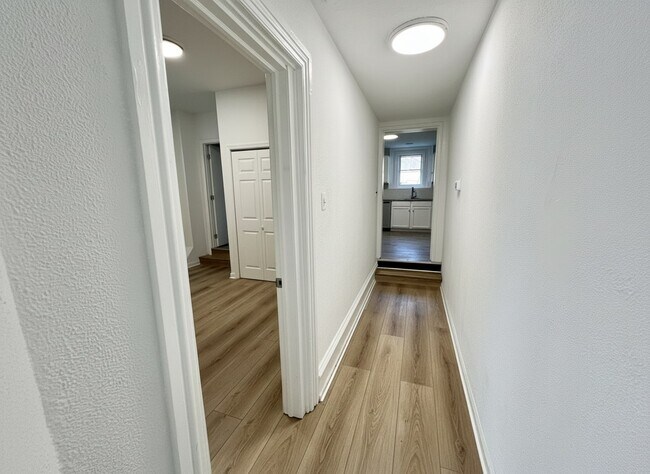 Building Photo - 358 E Hector St