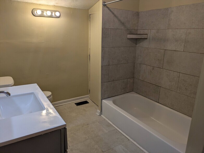 Building Photo - 2319 W Muhammad Ali Blvd