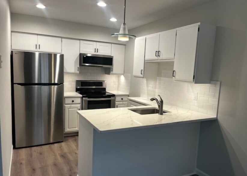 Building Photo - 8 Larkspur Ct