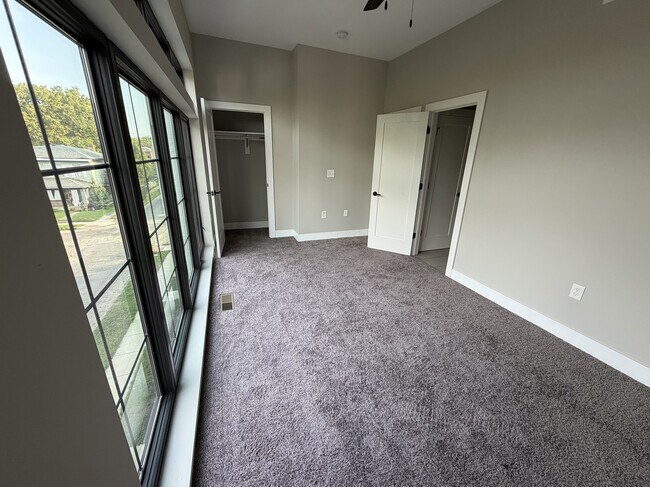 Building Photo - 357 Loeffler Ave