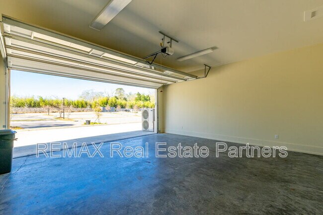 Building Photo - 125 S 31st Ave